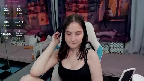 KiraParker online show from April 21, 2026, 5:17 pm