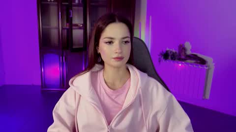 kiravair online show from December 3, 2025, 1:20 pm