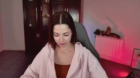 kiravair online show from December 17, 2025, 1:06 pm