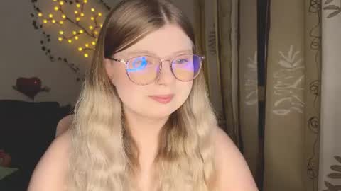 KiraYume online show from July 31, 2026, 8:30 pm