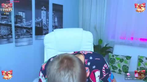    online show from December 6, 2024, 10:05 am