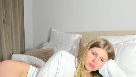 Snapshot of kirraa_ chatting on April 24, 2026, 8:22 pm Kira online show from April 24, 2026, 8:22 pm