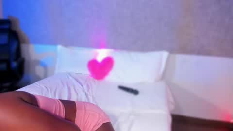 kishalove_ online show from November 9, 2025, 2:37 pm