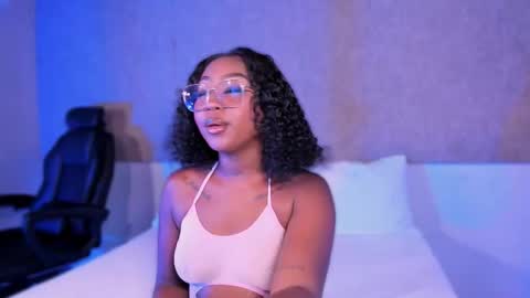 kishalove_ online show from November 12, 2025, 10:37 am