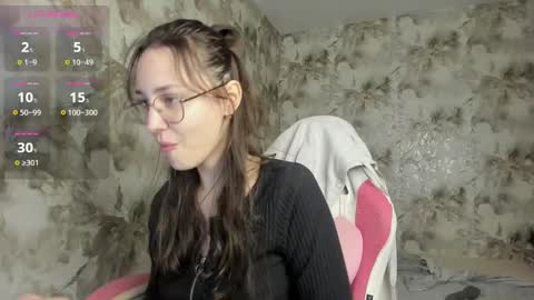 Asty online show from December 3, 2025, 6:28 pm