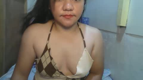 Snapshot of kiss_me_loves chatting on May 8, 2026, 11:32 pm kiss_me_loves online show from May 8, 2026, 11:32 pm