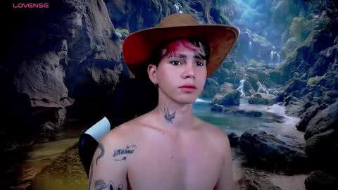 kiss_whitee online show from February 3, 2026, 3:48 am