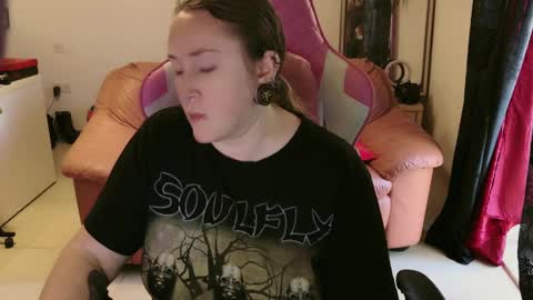 kissica online show from January 26, 2025, 2:52 pm