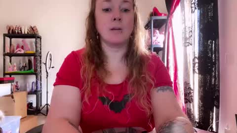 kissica online show from November 14, 2025, 10:03 am