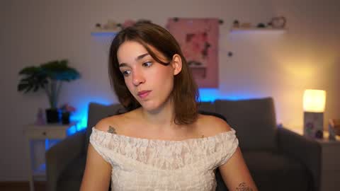 Sisi online show from October 3, 2025, 1:19 pm