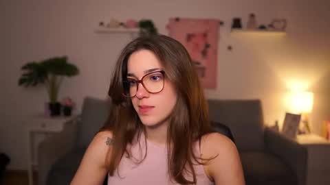 Sisi online show from February 20, 2026, 7:14 pm