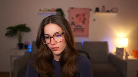 Sisi online show from March 23, 2026, 2:21 pm