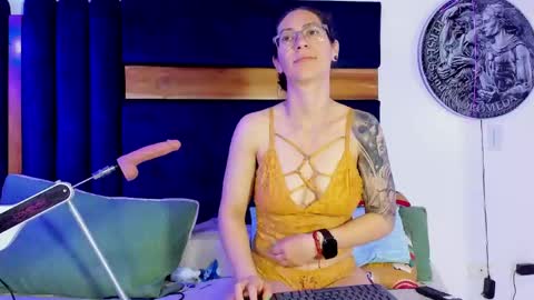 Kissing Company online show from April 13, 2026, 3:23 am