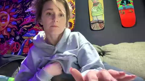 Kaitie online show from November 28, 2025, 11:46 am