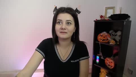 kissleoxx online show from October 29, 2025, 1:24 pm