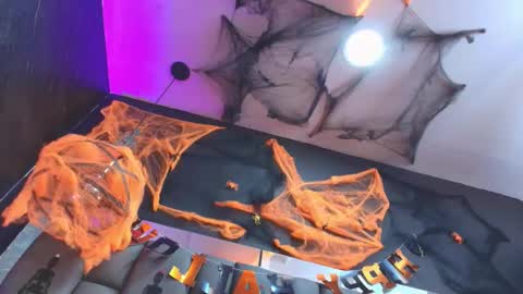 BELLA FLAME online show from October 28, 2025, 7:16 pm