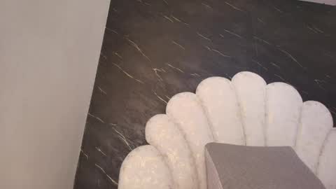 BELLA FLAME online show from April 21, 2026, 7:06 pm