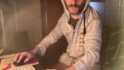 kissofbanned1983 online show from March 22, 2026, 10:07 am