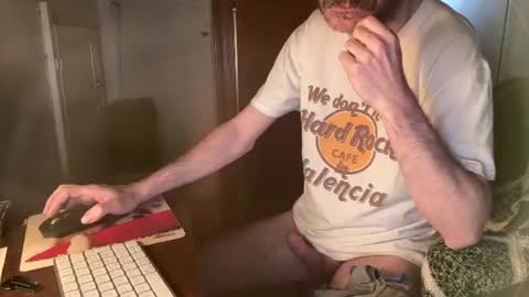 Snapshot of kissofbanned1983 chatting on June 7, 2026, 7:01 am kissofbanned1983 online show from June 7, 2026, 7:01 am