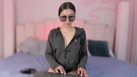 Kitana online show from October 15, 2025, 8:09 pm