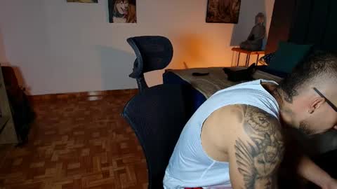 kite__ online show from April 21, 2026, 1:42 am