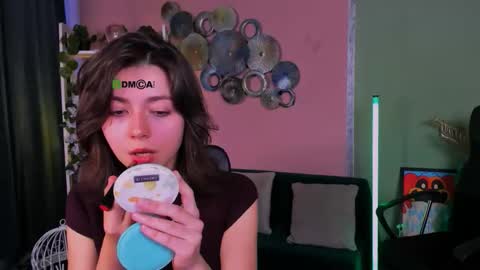 kitniss online show from October 18, 2025, 12:17 pm