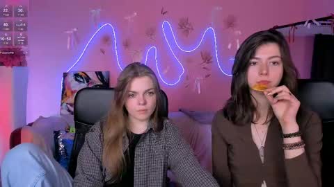 Snapshot of kitniss_dreamy chatting on April 30, 2026, 8:57 pm kitniss online show from April 30, 2026, 8:57 pm