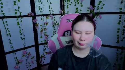 Snapshot of kitsune_little chatting on August 3, 2026, 10:32 am kitsune_little online show from August 3, 2026, 10:32 am