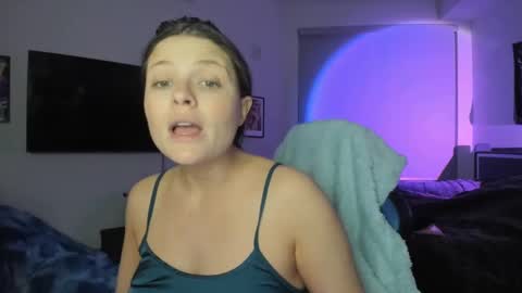 Serina Chan online show from January 17, 2025, 6:04 am