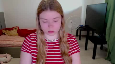 Jennyblonde and Emmabrunette online show from May 11, 2026, 4:04 pm
