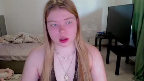 Jennyblonde and Emmabrunette online show from May 27, 2026, 1:30 pm