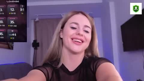 Snapshot of kitten_mr chatting on November 13, 2025, 6:40 pm kitten online show from November 13, 2025, 6:40 pm