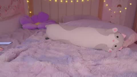 Snapshot of kittenmoon_ chatting on February 26, 2025, 3:32 am online show from February 26, 2025, 3:32 am