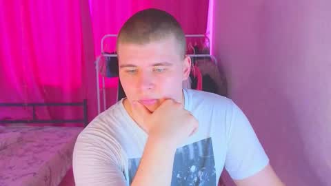 Snapshot of kittenmur chatting on February 9, 2026, 7:34 am Vlad online show from February 9, 2026, 7:34 am