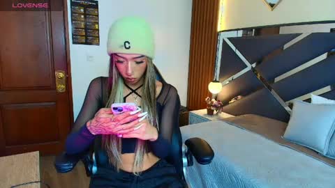Kittie Vixen online show from April 25, 2026, 7:55 pm