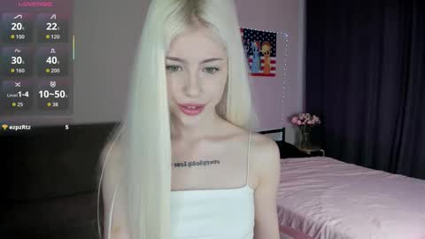 Snapshot of kitty0u0 chatting on February 18, 2026, 8:43 am erika 3 online show from February 18, 2026, 8:43 am