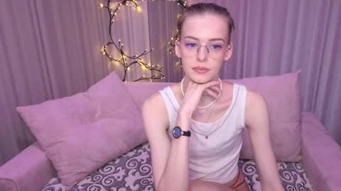 Kitty online show from June 3, 2026, 12:46 am