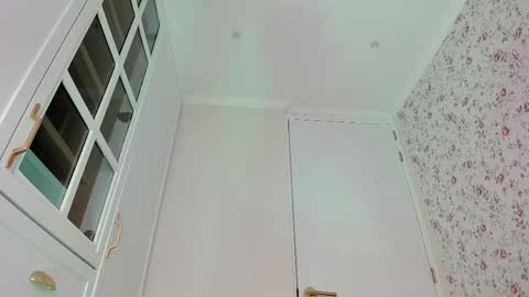 sophie online show from April 18, 2026, 6:56 pm