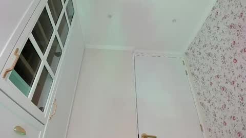 sophie online show from May 4, 2026, 6:04 pm