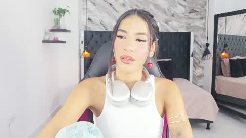 Snapshot of kitty_collins_ chatting on June 18, 2026, 12:09 pm Kitty online show from June 18, 2026, 12:09 pm