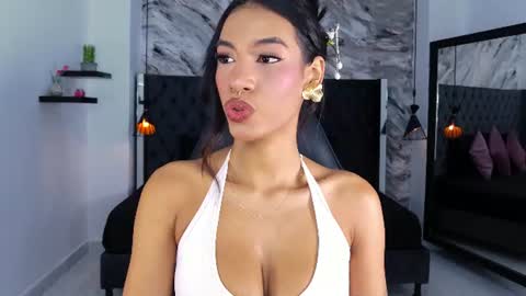 Snapshot of kitty_collins_ chatting on June 25, 2026, 11:59 am Kitty online show from June 25, 2026, 11:59 am