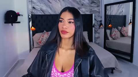 Snapshot of kitty_collins_ chatting on July 21, 2026, 11:34 am Kitty online show from July 21, 2026, 11:34 am