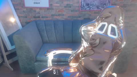 kitty_fox_b online show from January 17, 2025, 6:44 pm