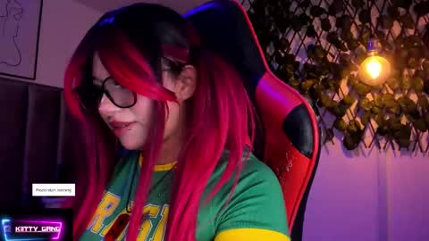 Camila online show from October 28, 2025, 7:34 am