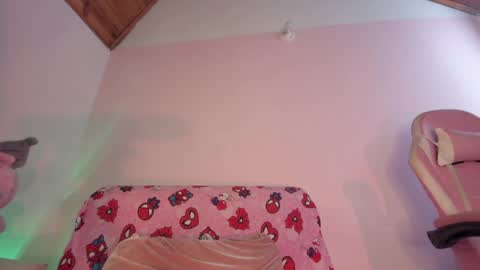 kitty_kryss online show from April 11, 2026, 5:06 pm