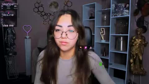 kitty online show from November 21, 2025, 9:30 am