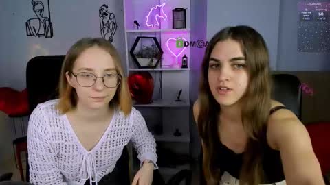 kitty online show from December 2, 2025, 1:17 pm