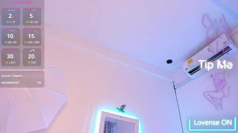 kitty_love01 online show from October 23, 2025, 12:59 pm