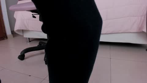 Kitty online show from December 27, 2024, 7:35 pm