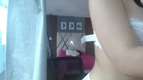 Snapshot of kitty_rousse01 chatting on August 5, 2026, 2:42 pm online show from August 5, 2026, 2:42 pm